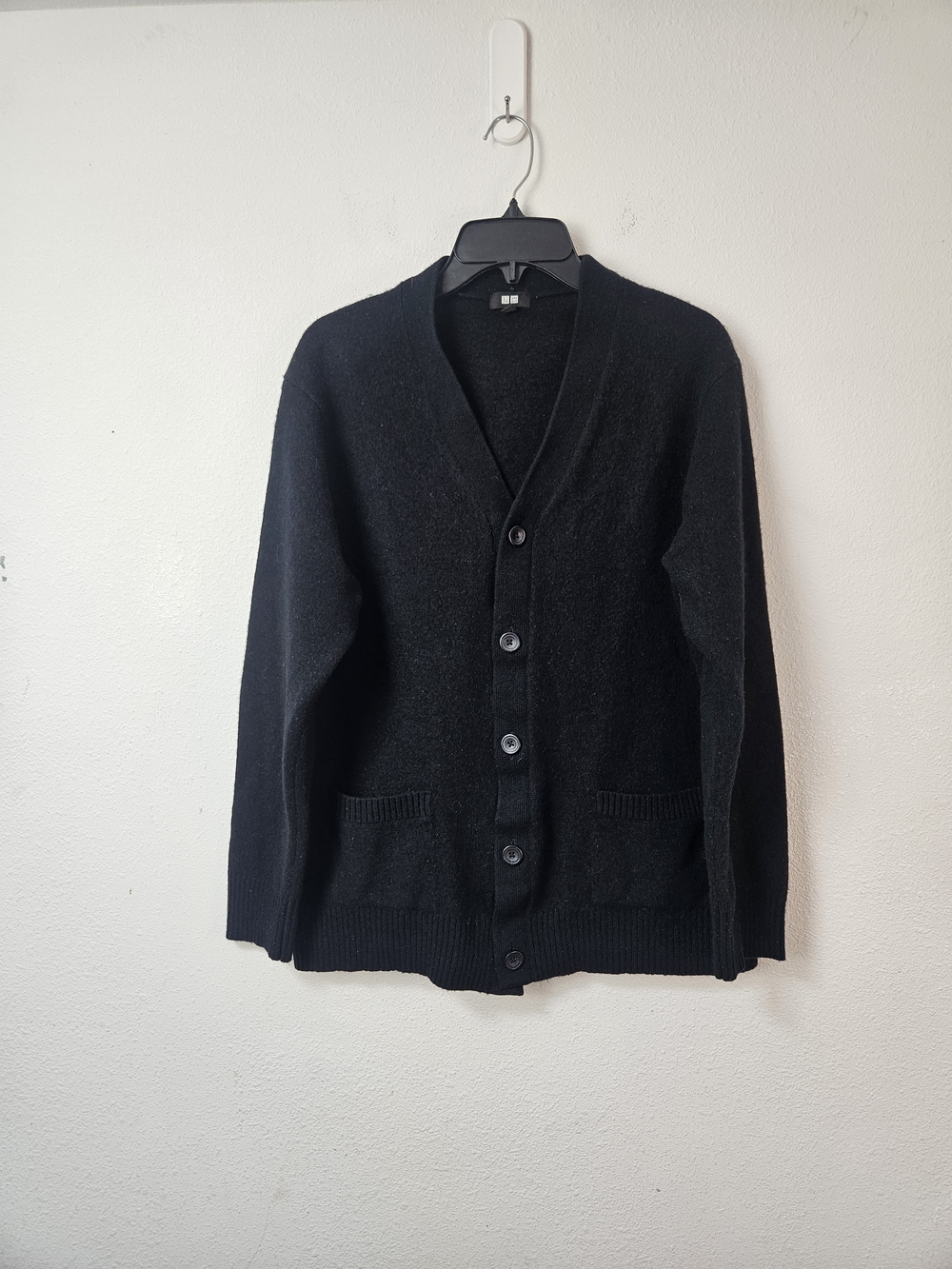 Uniqlo Black Men's Wool V-Neck Button-Up Cardigan Size XL